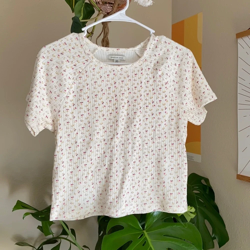 AE Summery Ribbed Crop Tee - Picture 1 of 3